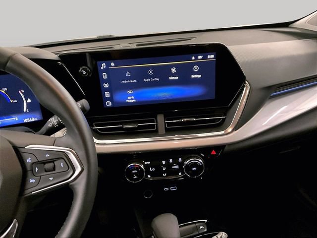 Used 2024 Chevrolet Trax LT w/ Driver Confidence Package FWD image 6