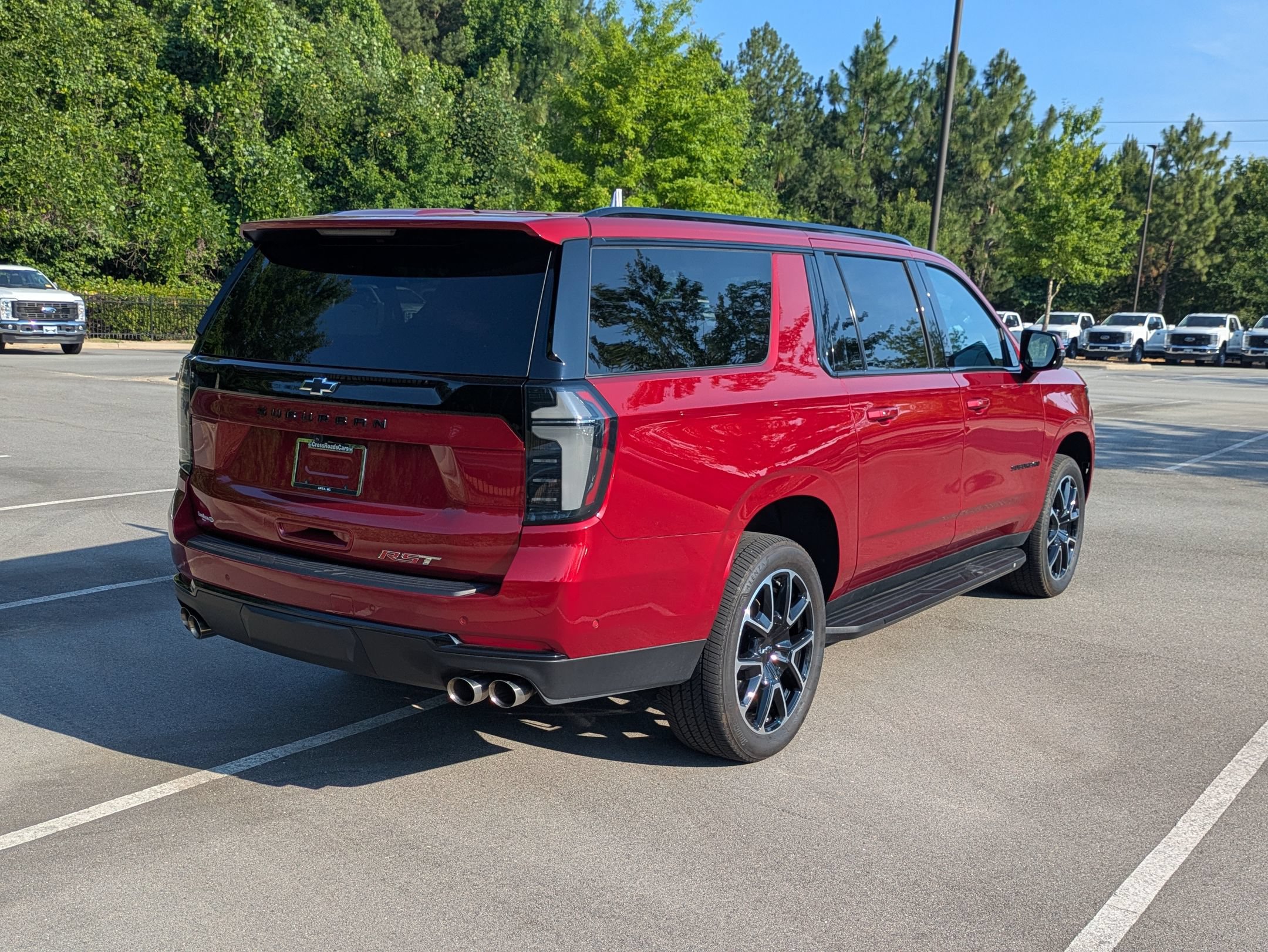Used 2025 Chevrolet Suburban RST w/ Comfort Package AWD/4WD image 4