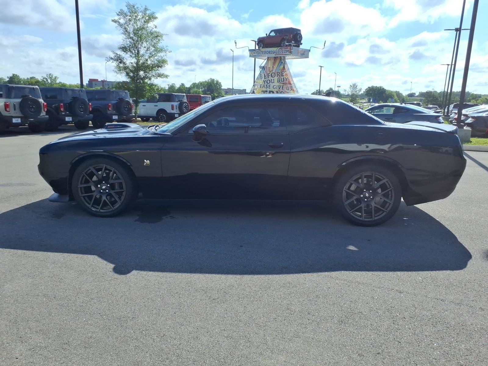 Used 2017 Dodge Challenger R/T Scat Pack RWD image 6