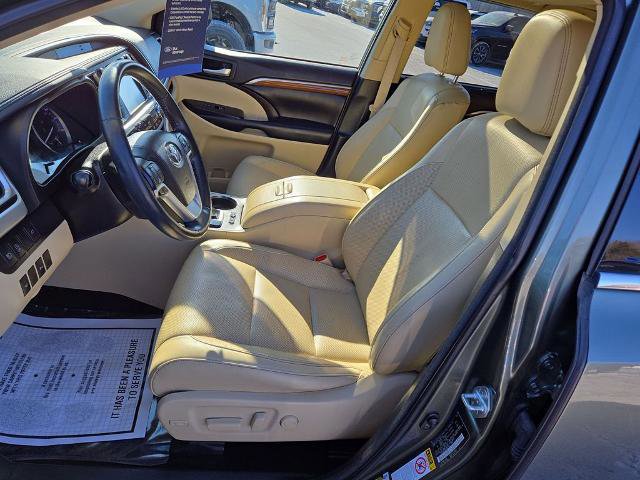 Used 2018 Toyota Highlander Limited image 14