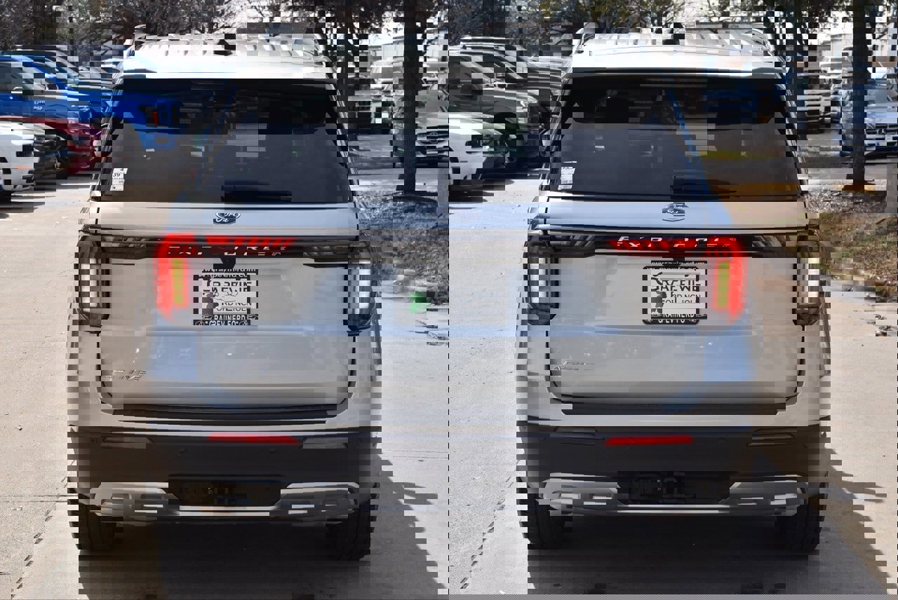 Certified 2025 Ford Explorer Active w/ Active Comfort Package image 7