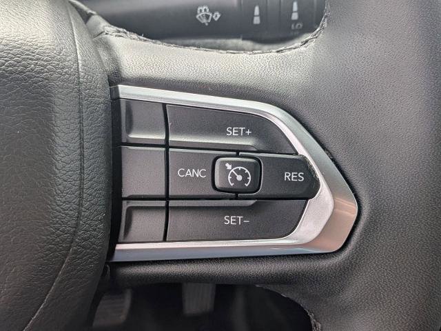 Used 2025 Jeep Compass Latitude w/ Sun & Sound Group AWD/4WD image 21
