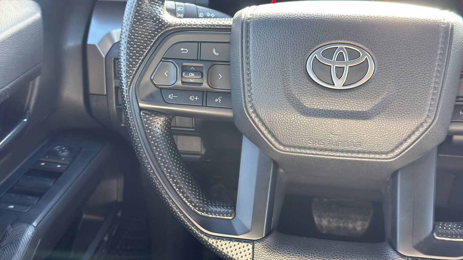 Used 2025 Toyota Tacoma SR5 RWD image 16
