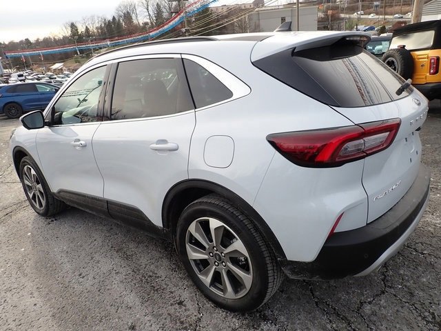 Certified 2025 Ford Escape Platinum w/ Premium Technology Package image 5