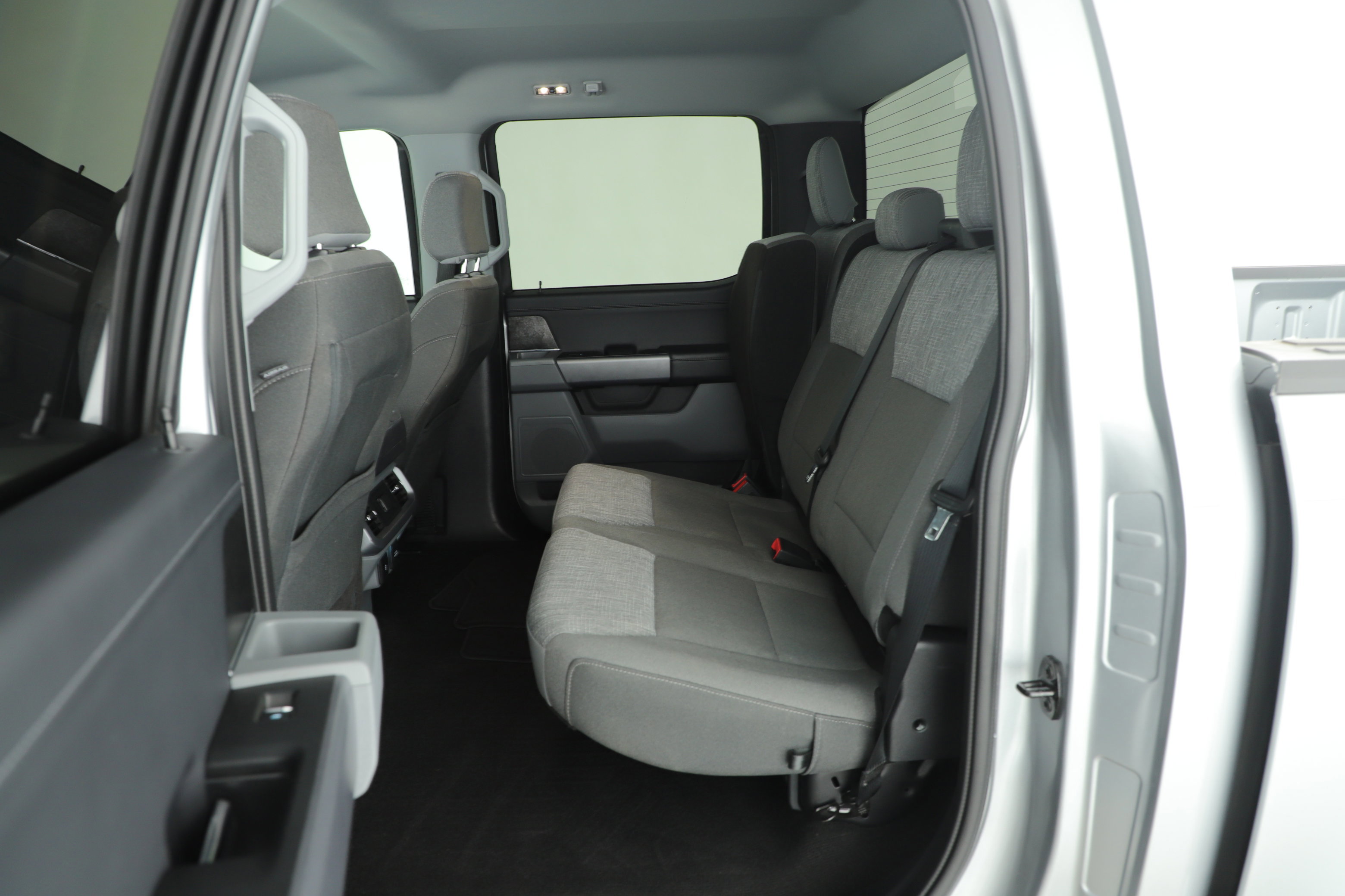 Certified 2022 Ford F150 XLT w/ Equipment Group 302A High image 10