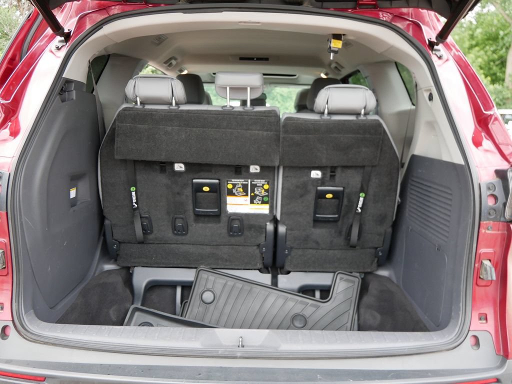 Used 2021 Toyota Sienna XLE w/ XLE Plus Package FWD image 10
