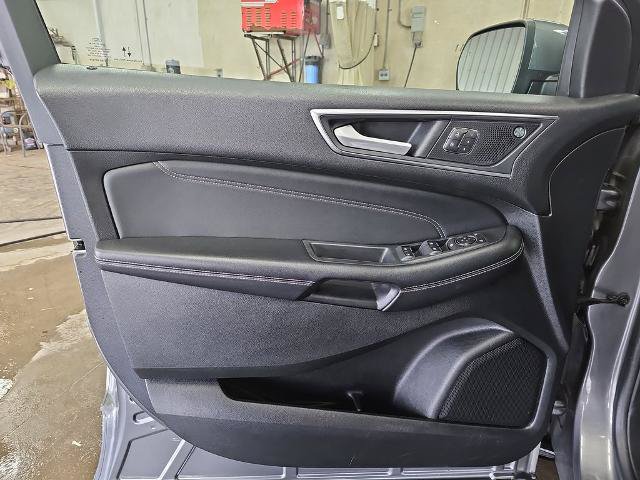 Certified 2022 Ford Edge Titanium AWD/4WD image 25