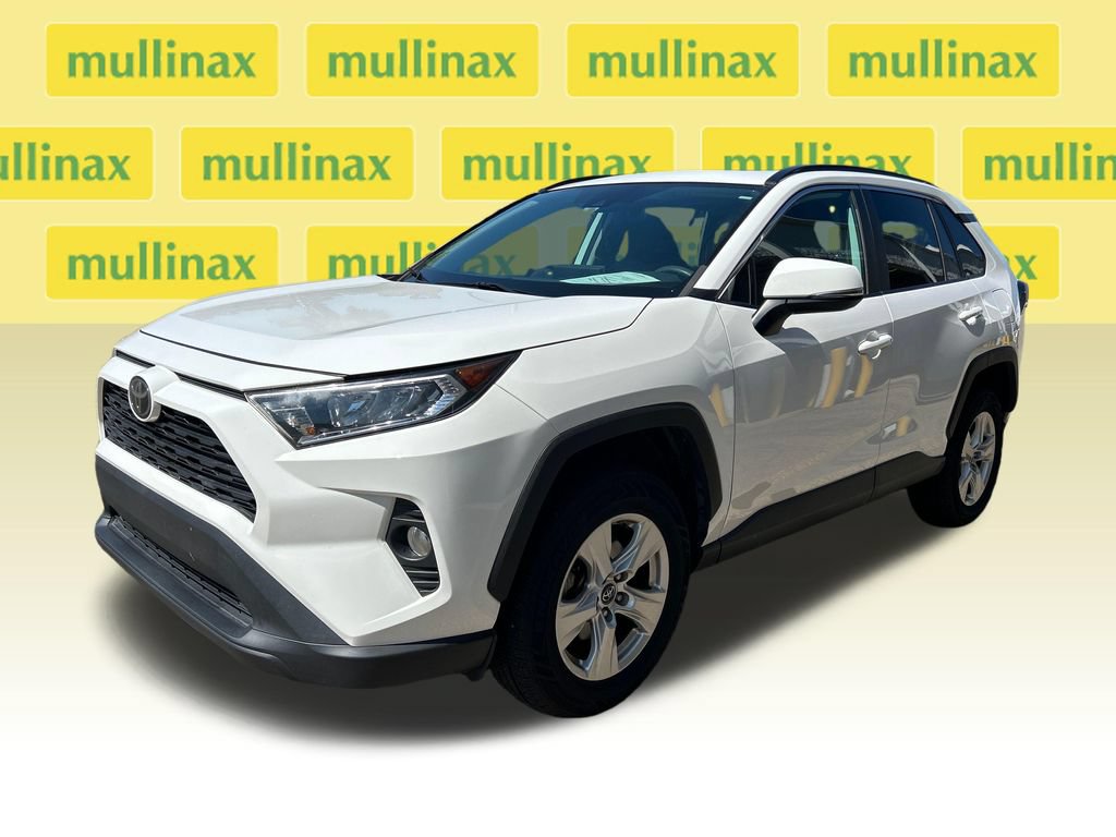 Used 2019 Toyota RAV4 XLE FWD image 6