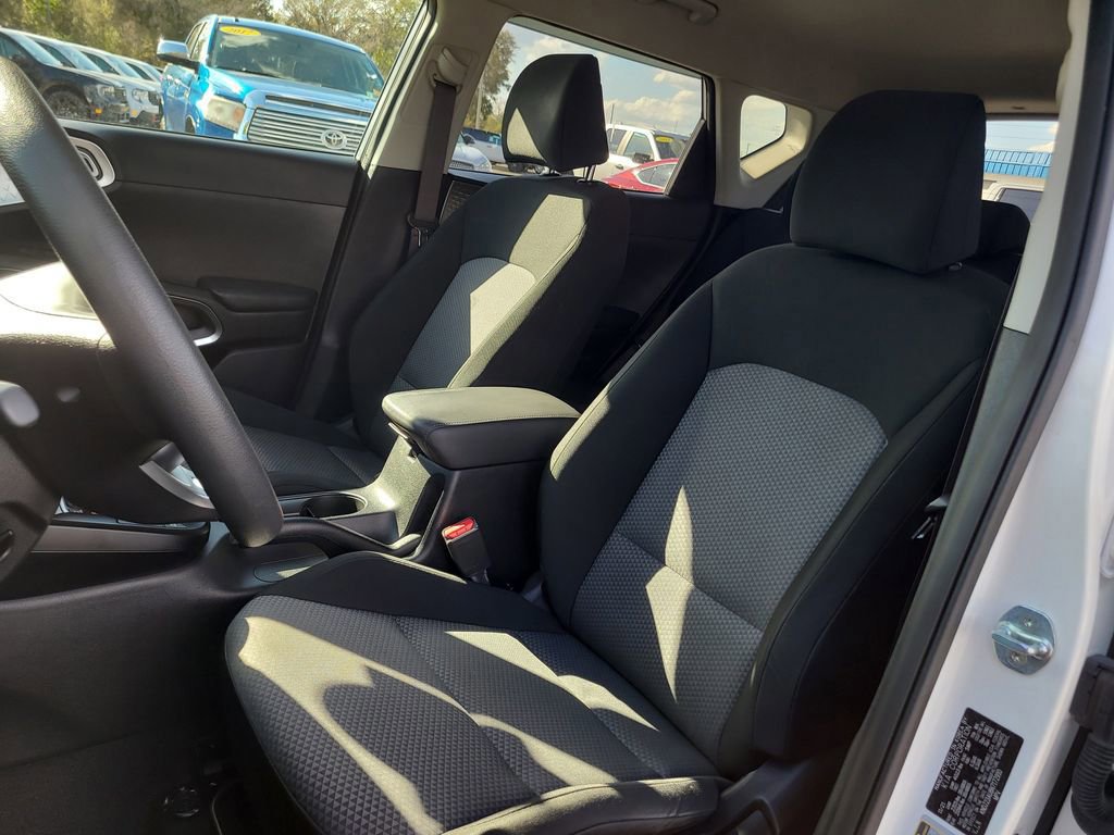 Used 2022 Kia Soul LX image 16