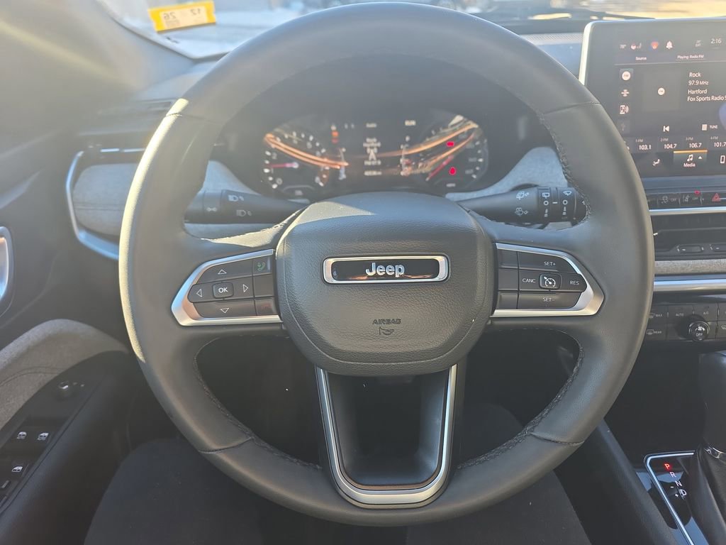 Used 2023 Jeep Compass Latitude w/ Sun and Sound Group image 29