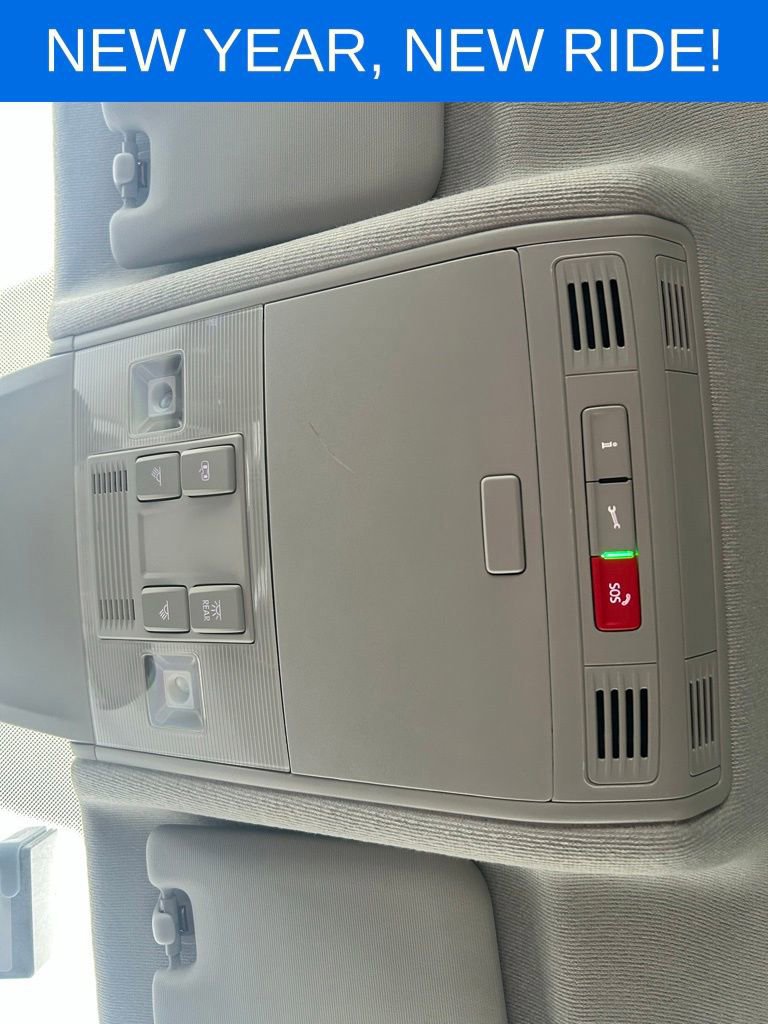 Used 2024 Volkswagen Tiguan Wolfsburg Edition image 35