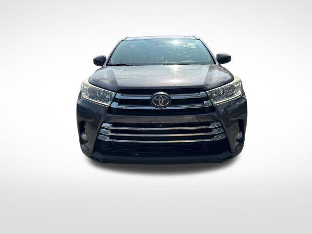 Used 2018 Toyota Highlander Limited Platinum FWD image 3