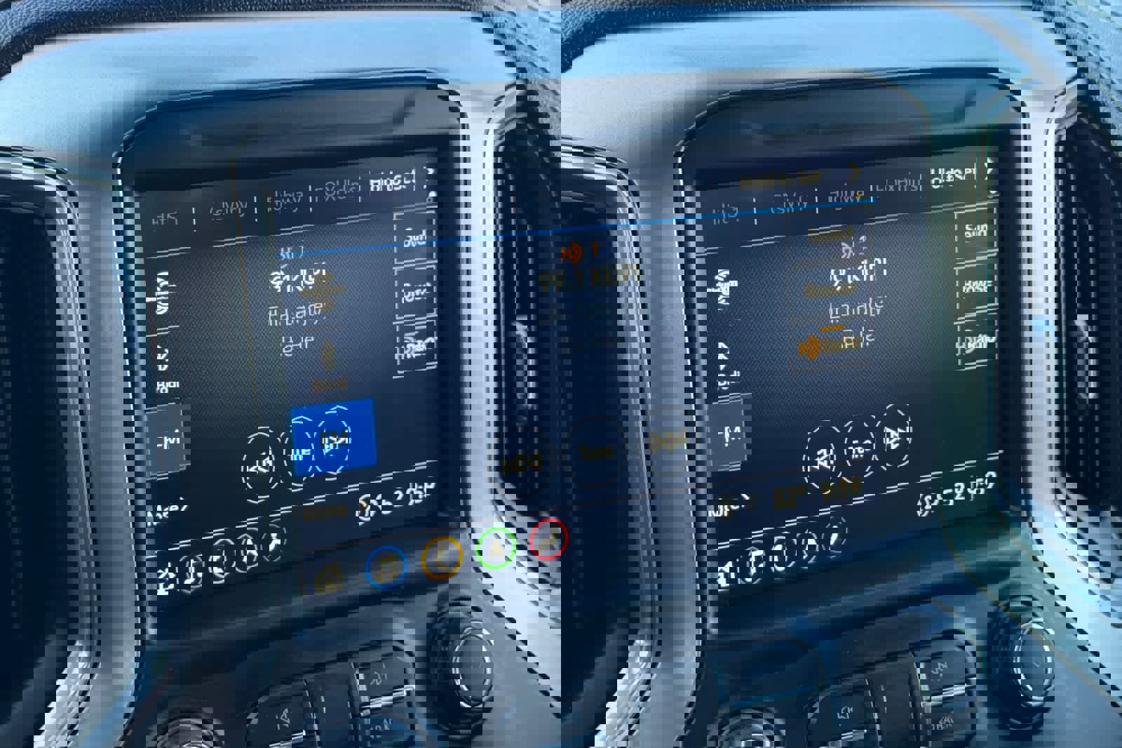 Used 2021 Chevrolet Silverado 3500 LTZ w/ LTZ Premium Package image 17