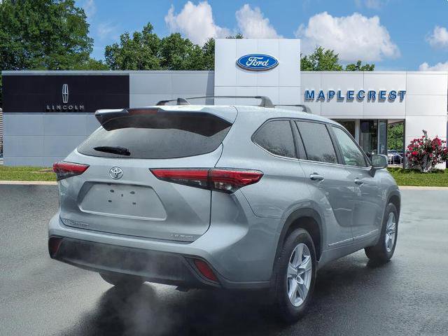 Used 2023 Toyota Highlander LE image 4