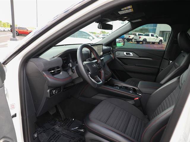 Certified 2025 Ford Explorer ST-Line w/ ST-Line Street Pack AWD/4WD image 18