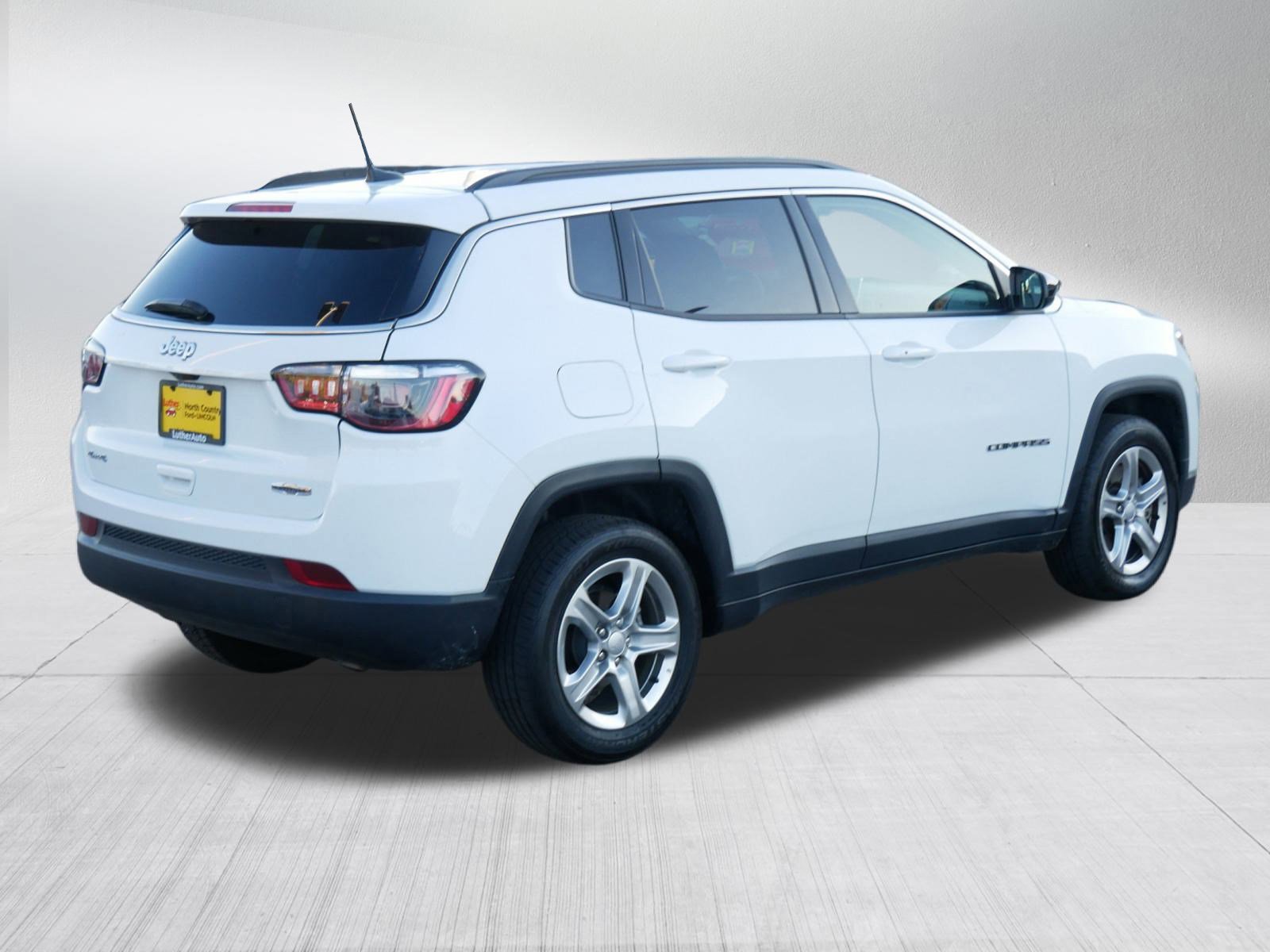 Used 2024 Jeep Compass Latitude image 5