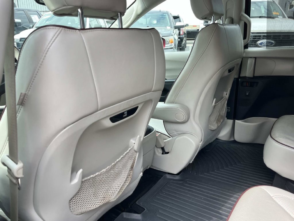 Used 2020 Chrysler Pacifica Limited FWD image 23
