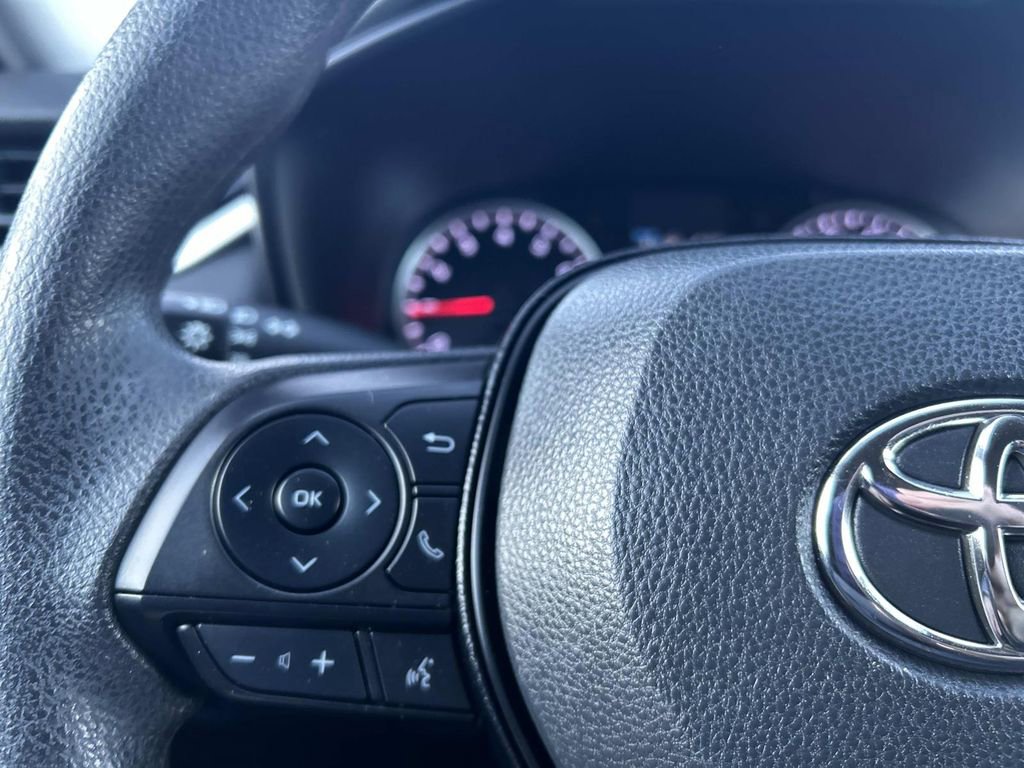 Used 2019 Toyota RAV4 LE image 22