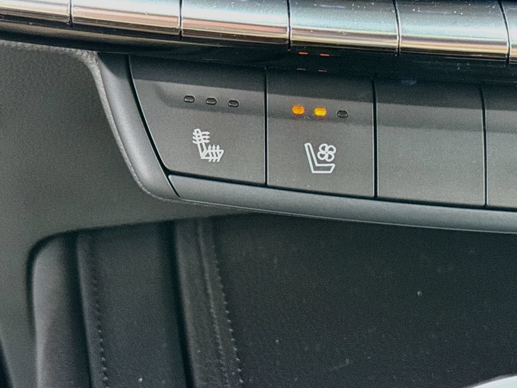 Used 2024 Cadillac XT4 Premium Luxury FWD image 23