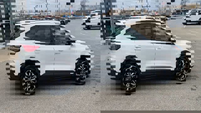Certified 2021 Ford Escape SE w/ SE Sport Appearance Package image 2