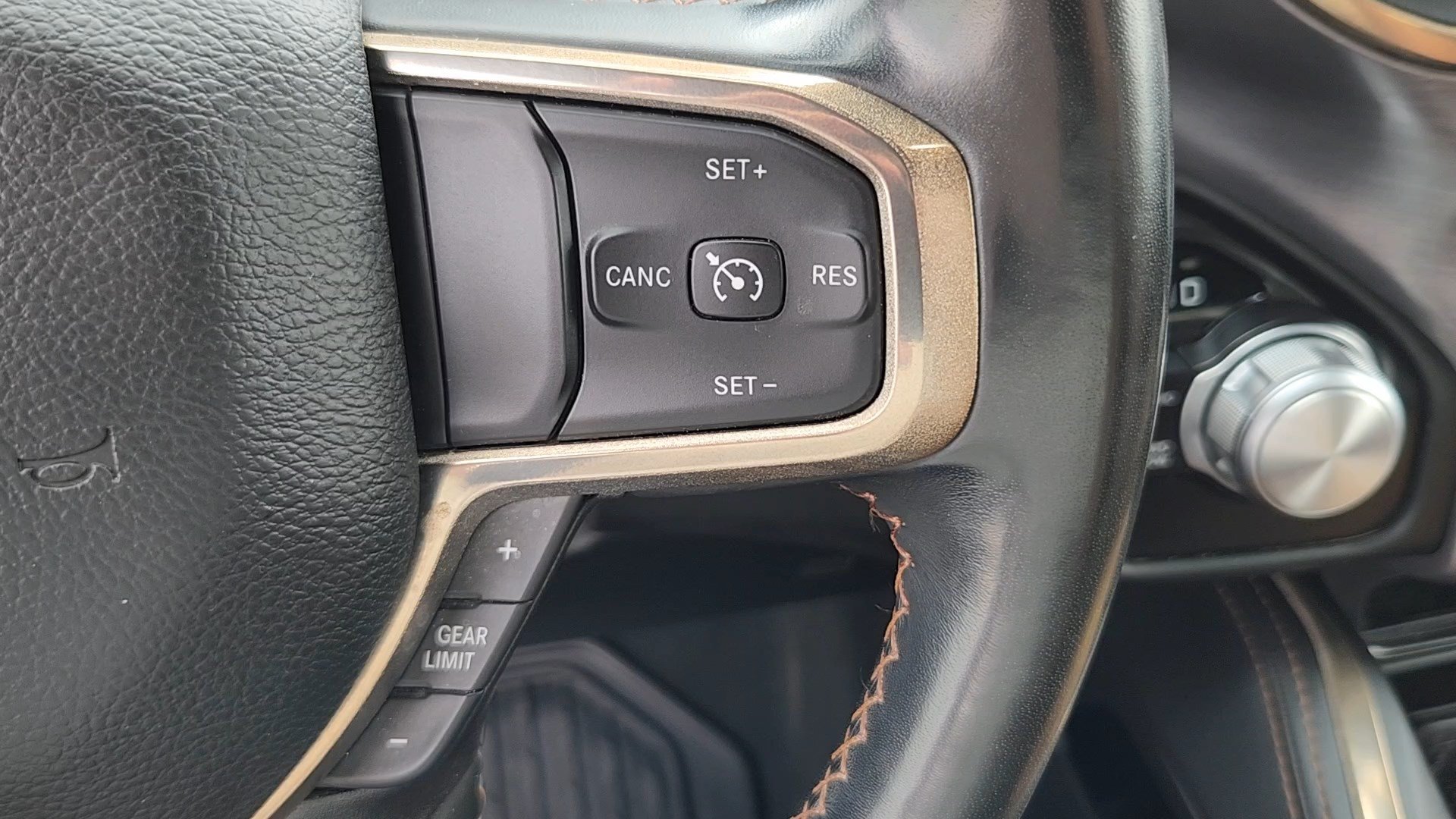 Used 2022 RAM 1500 Limited w/ Body Color Bumper Group AWD/4WD image 12