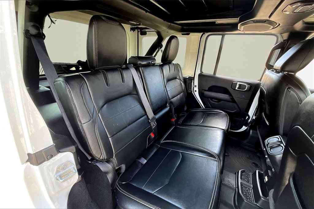 Used 2022 Jeep Wrangler Unlimited Sahara w/ Cold Weather Group image 27