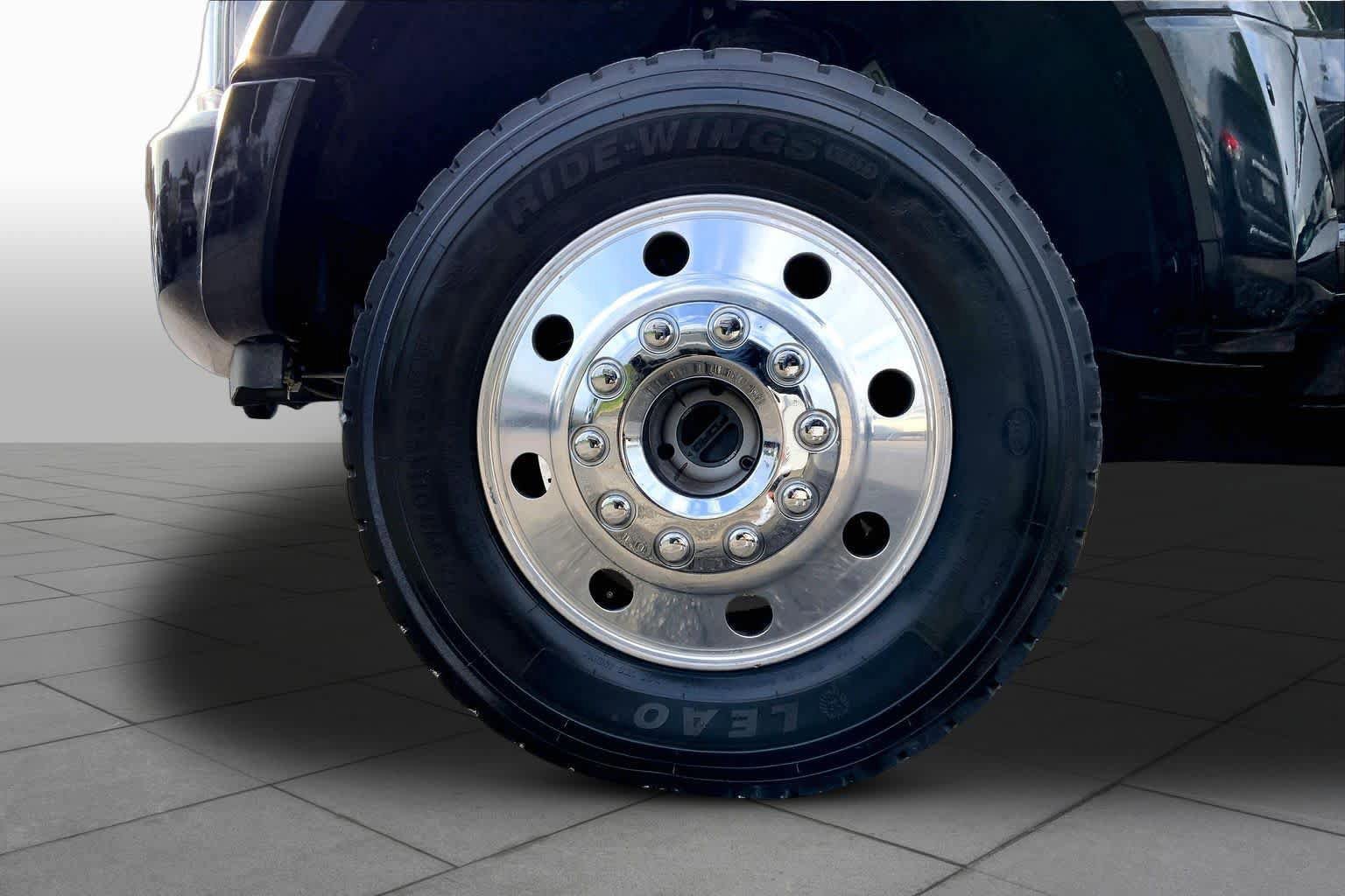 Certified 2020 Ford F450 Platinum w/ FX4 Off-Road Package AWD/4WD image 13