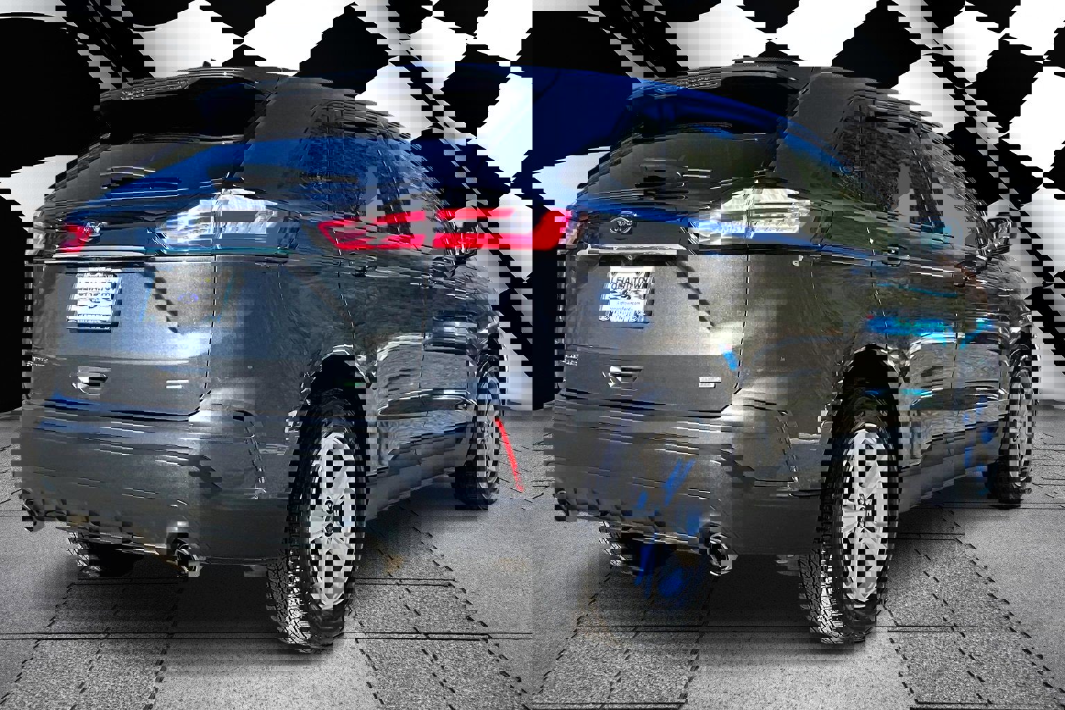 Certified 2019 Ford Edge SE image 2