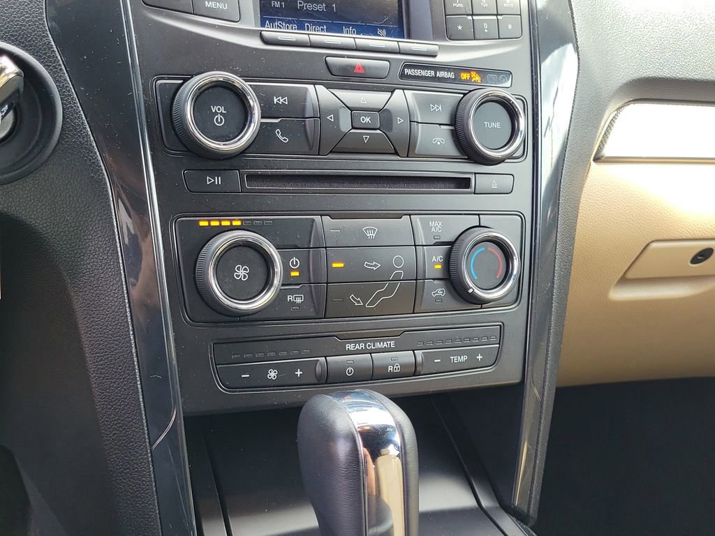 Certified 2017 Ford Explorer FWD image 28
