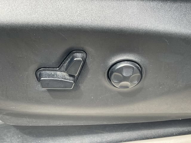 Used 2020 Chrysler Pacifica Touring-L FWD image 27