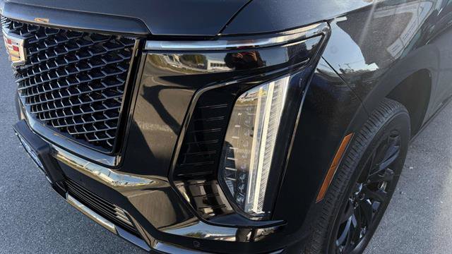 Used 2025 Cadillac Escalade ESV Sport w/ Touring Package AWD/4WD image 37