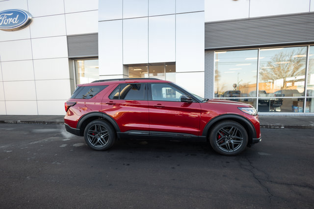 Certified 2025 Ford Explorer ST AWD/4WD image 3