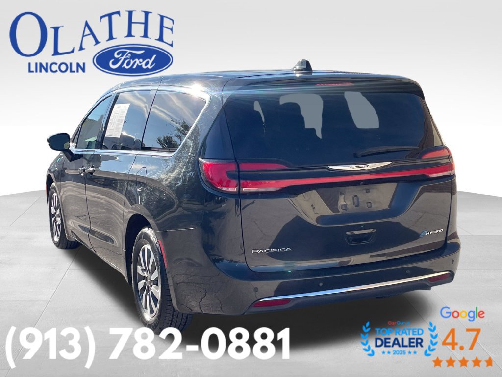 Used 2024 Chrysler Pacifica Limited FWD image 3