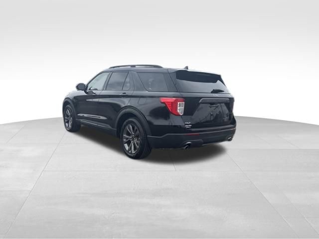 Certified 2021 Ford Explorer XLT w/ Equipment Group 202A image 3