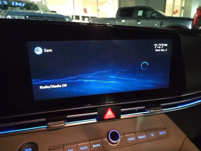 Used 2022 Hyundai Elantra Limited image 9