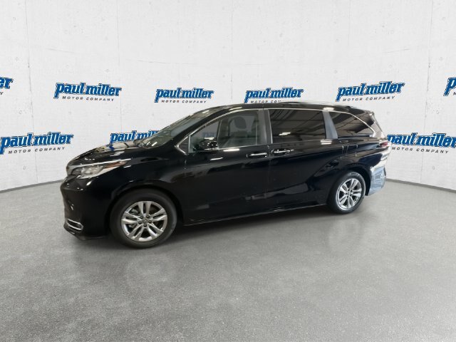 Used 2024 Toyota Sienna Limited AWD/4WD image 6