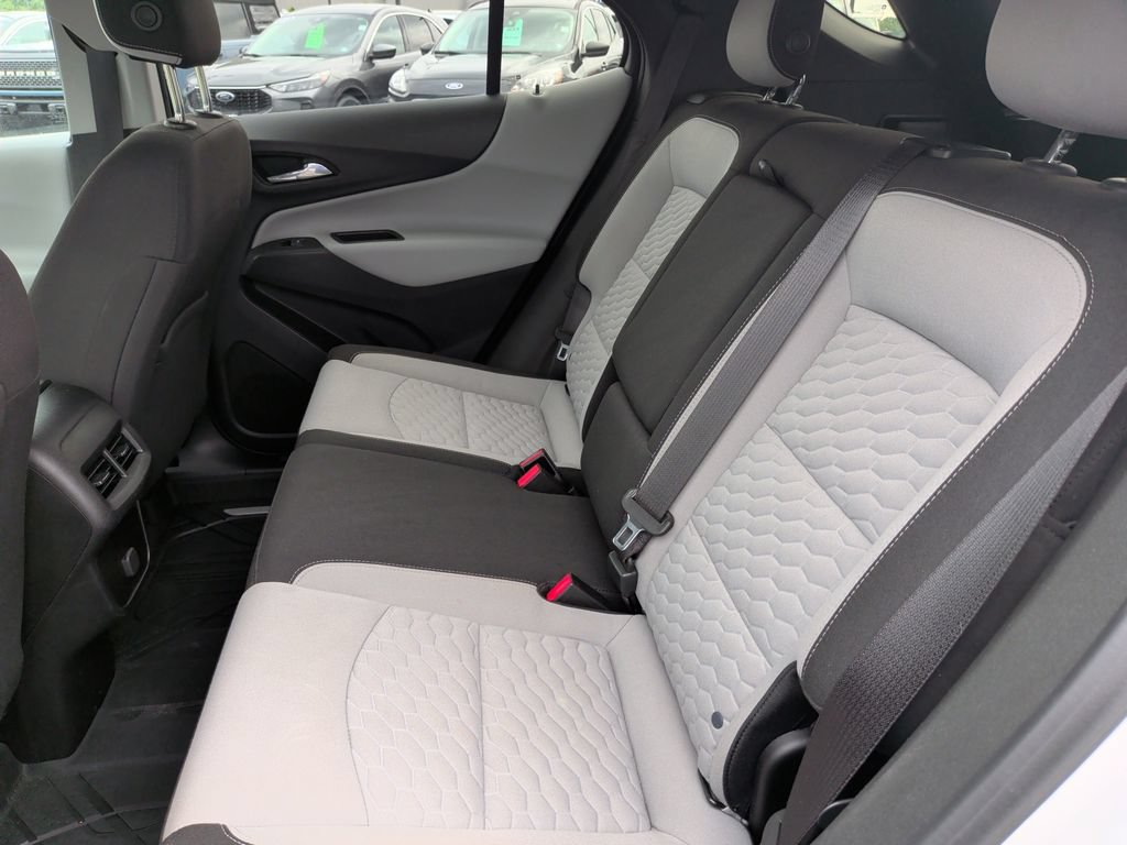 Used 2018 Chevrolet Equinox LT w/ LPO, Floor Liner Package AWD/4WD image 13