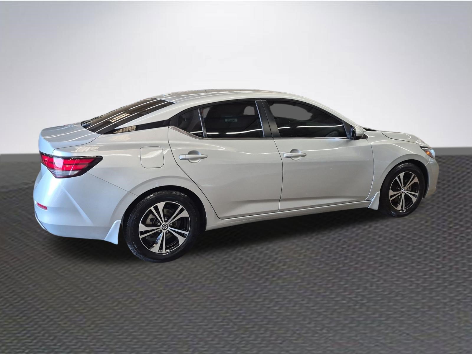 Used 2022 Nissan Sentra SV w/ All-Weather Package FWD image 4