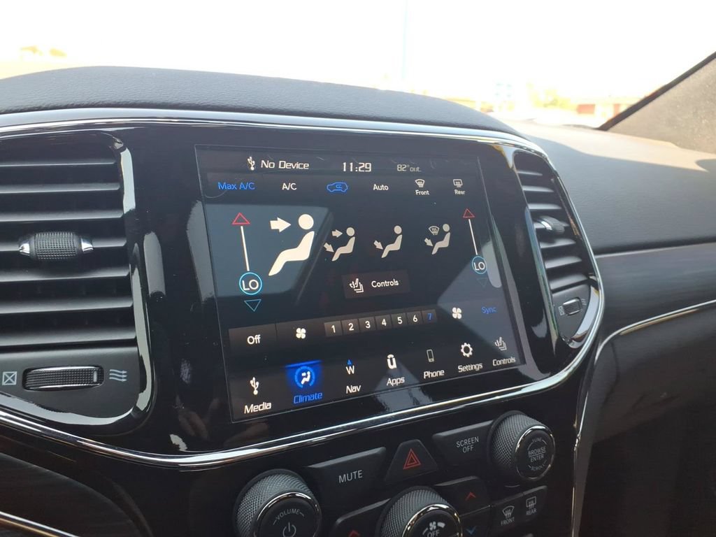 Used 2021 Jeep Grand Cherokee Limited AWD/4WD image 18