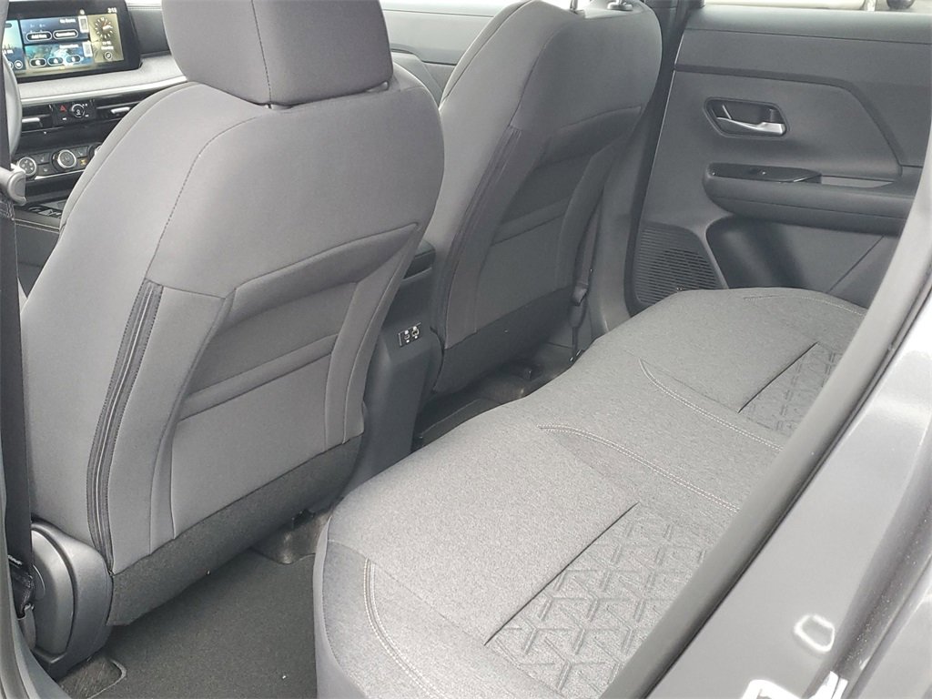 Used 2025 Nissan Kicks SV w/ SV Premium Package image 11