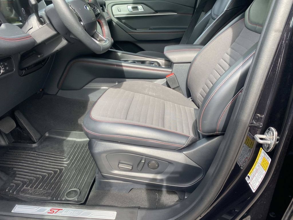 Certified 2025 Ford Explorer ST-Line w/ Premium Package RWD image 20