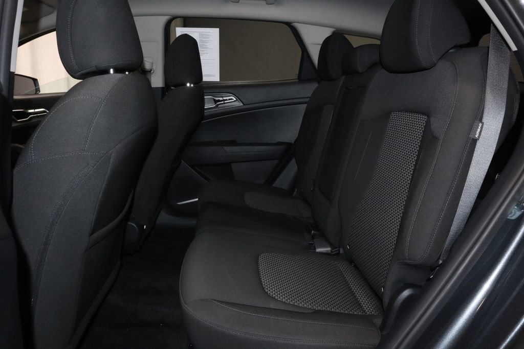 Used 2025 Kia Sportage LX AWD/4WD image 22