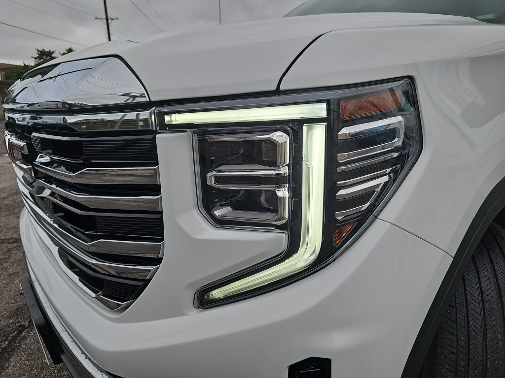 Used 2025 GMC Sierra 1500 SLT AWD/4WD image 31