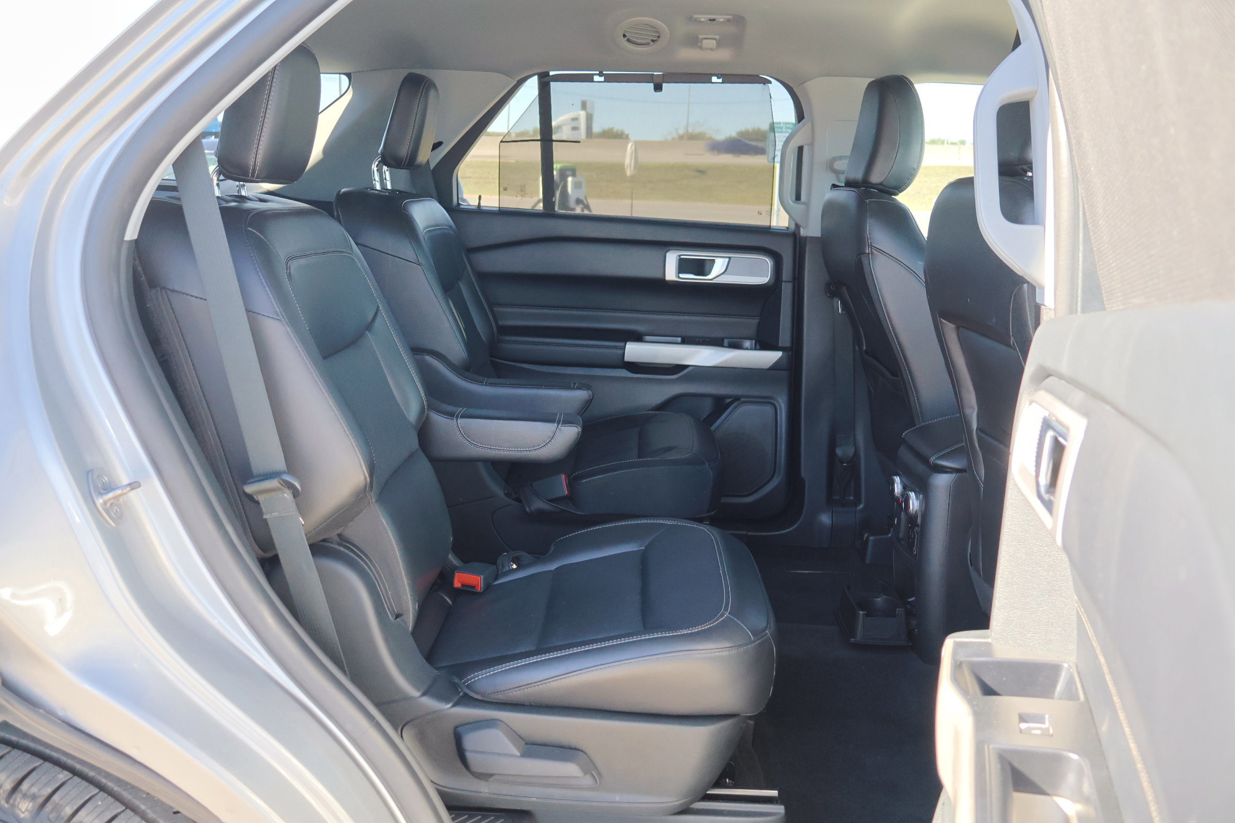 Certified 2022 Ford Explorer Limited w/ Equipment Group 301A image 39