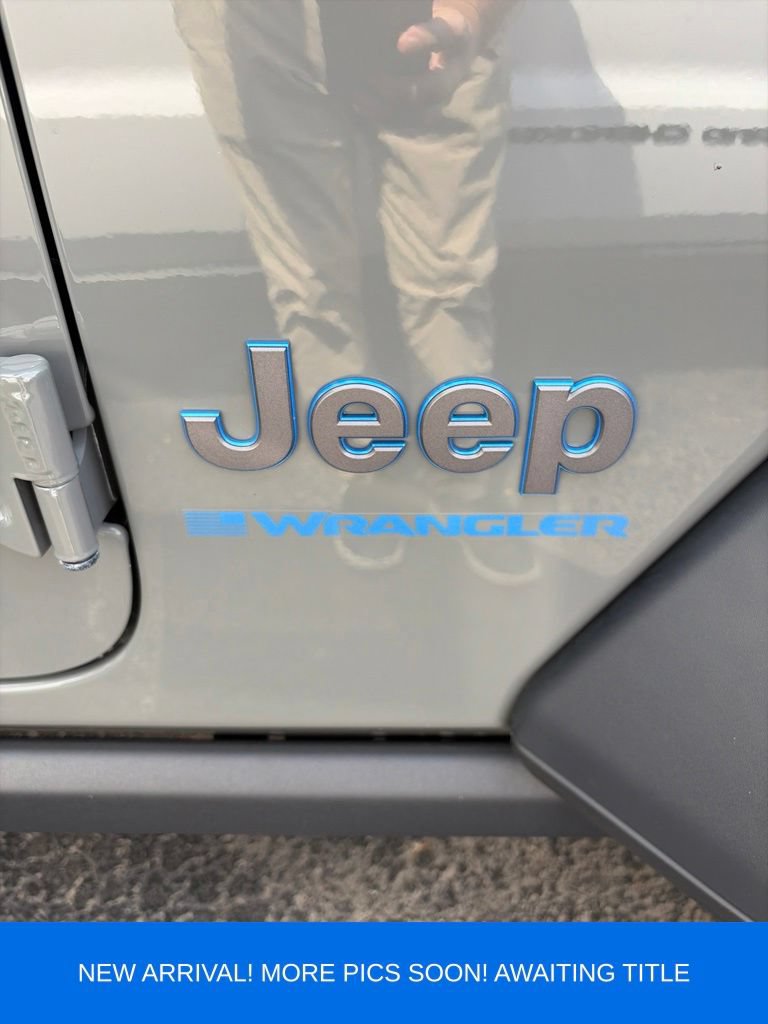 Used 2023 Jeep Wrangler Unlimited Rubicon 4xe w/ Cold Weather Group AWD/4WD image 10