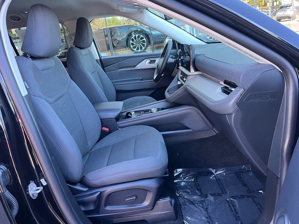 Certified 2025 Ford Explorer Active AWD/4WD image 21