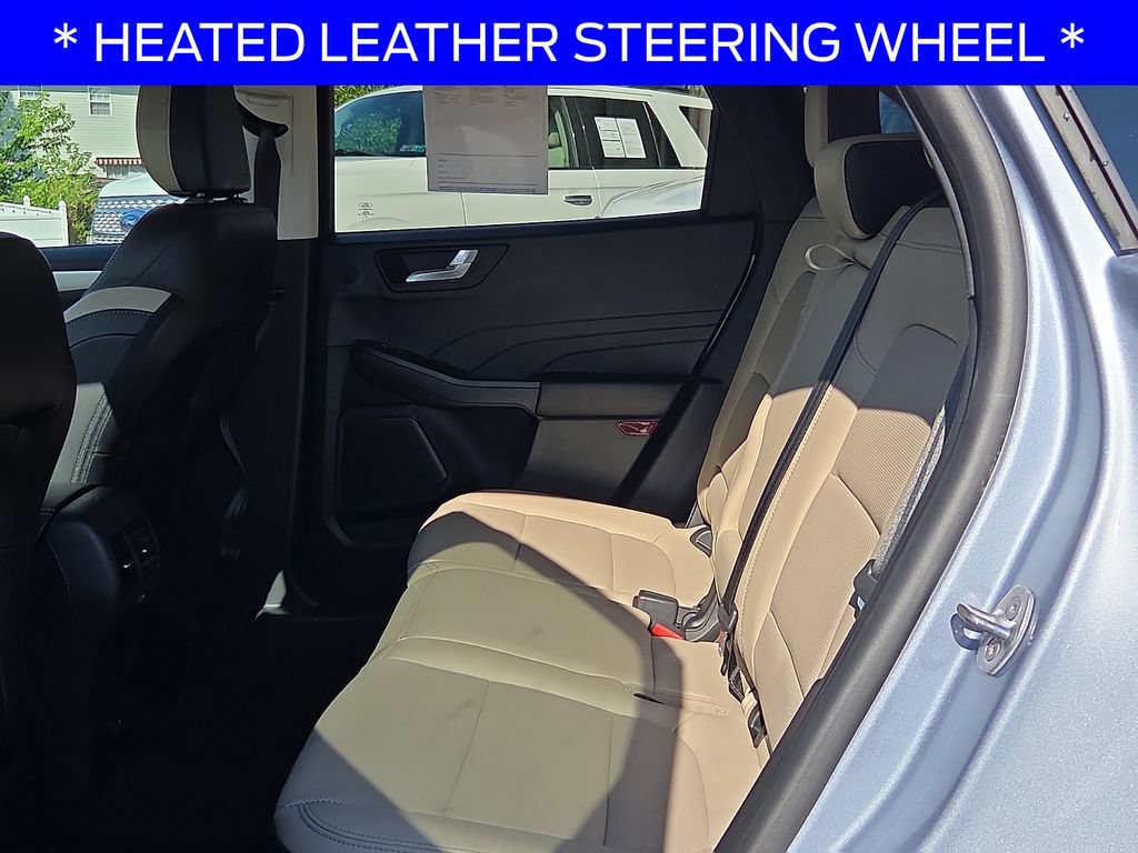 Certified 2022 Ford Escape SEL w/ Technology Package AWD/4WD image 10