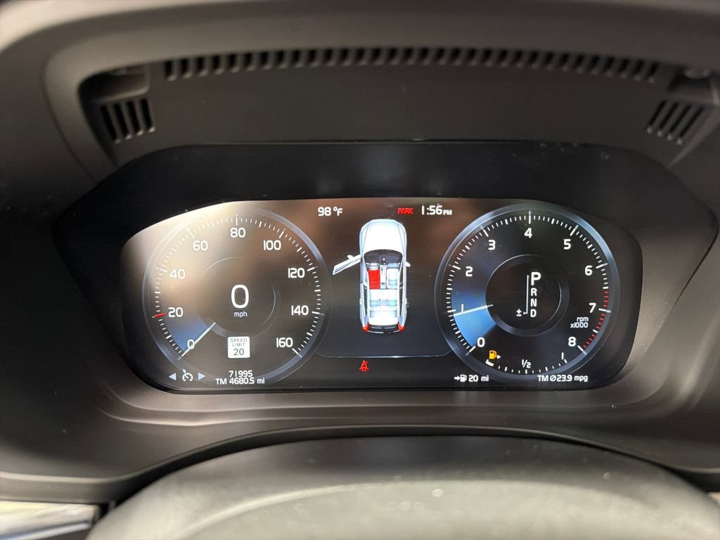Used 2021 Volvo XC60 T6 Momentum AWD/4WD image 24