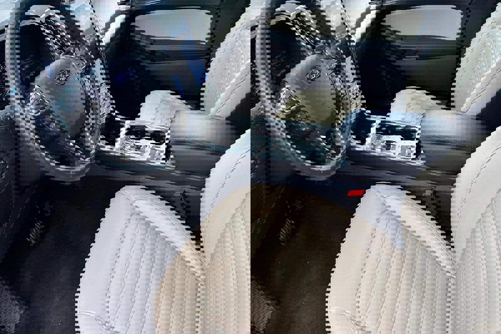 Certified 2024 Ford Edge SEL image 11