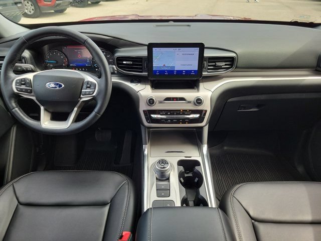 Certified 2022 Ford Explorer XLT w/ Equipment Group 202A RWD image 27